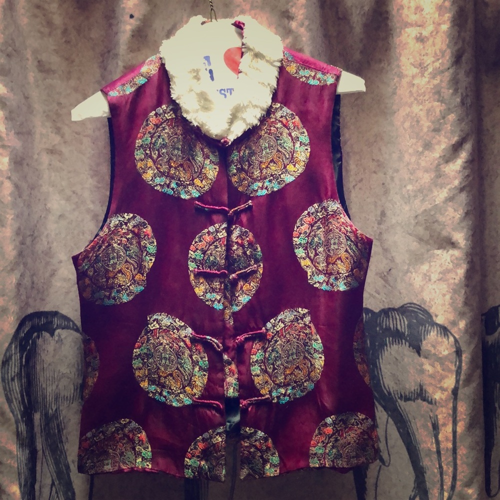 Sanglate brocade vest with fur collar medium